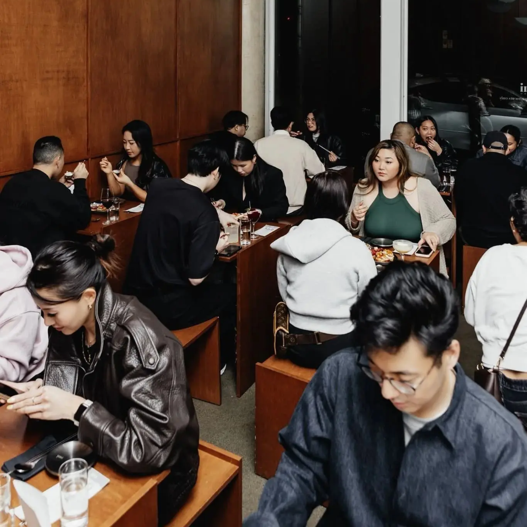 A dining room full of people.